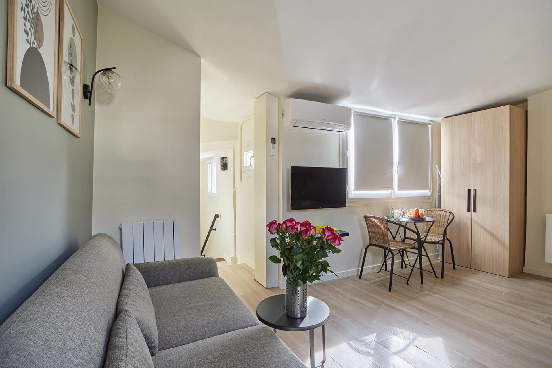Center Of By Prestige * Parijs